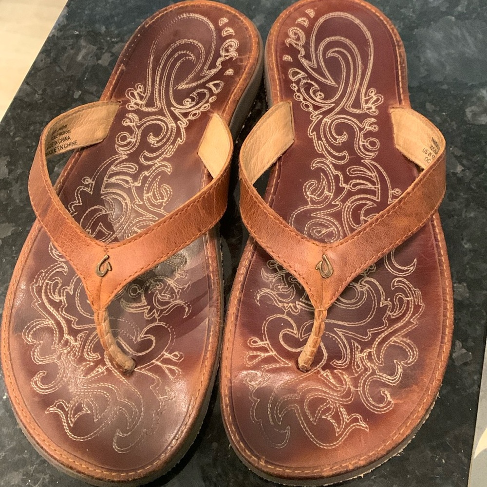 OLUKAI PANIOLO Sandals/Flip Flops sz US 10/ EU 40